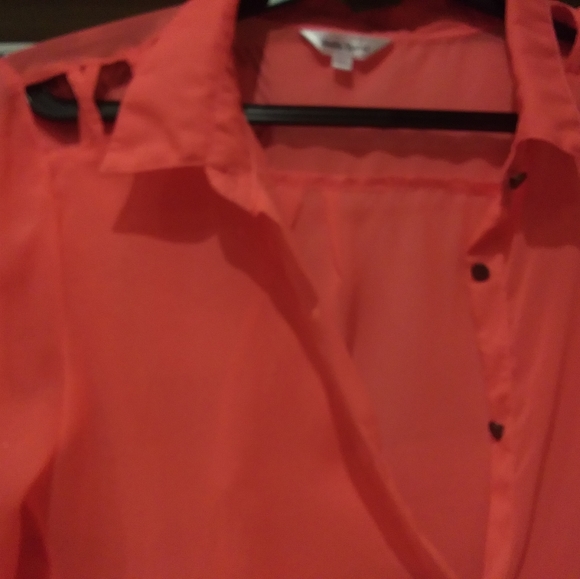 Blouse - Picture 2 of 3